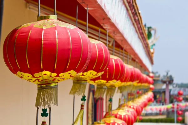 Linterna roja china en el templo Tailandia — Foto de Stock