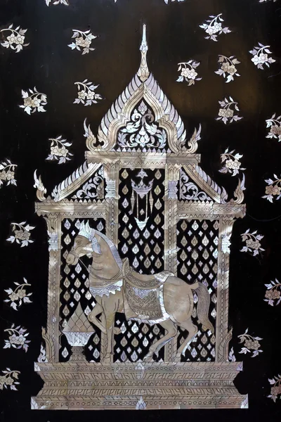 Estilo tradicional tailandês arte da porta da igreja — Fotografia de Stock