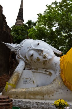 wat yai chai mongkhon Buda uzanmış