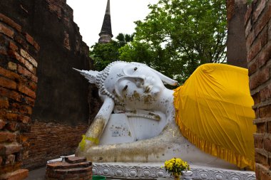 wat yai chai mongkhon Buda uzanmış