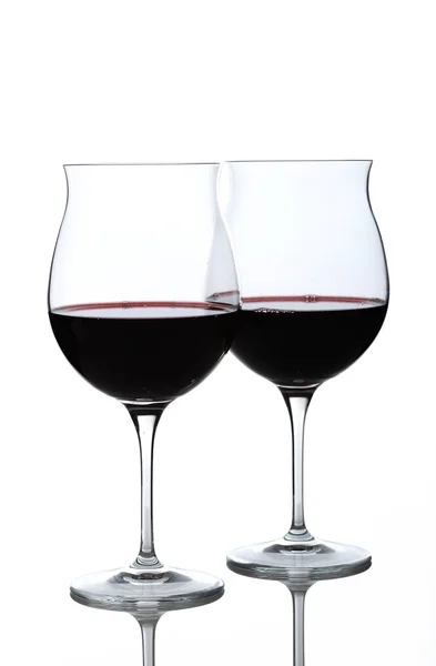 Bicchieri di vino mezzo pieno — Foto Stock