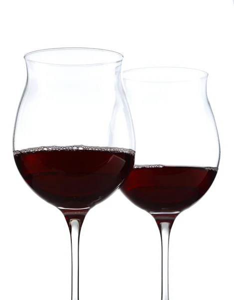 Copos de vinho meio cheios com caminho de recorte — Fotografia de Stock