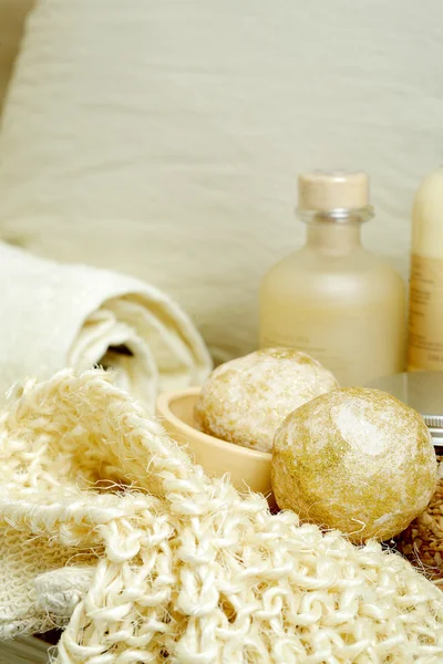 Mýdla a lázeňské příslušenství — Stock fotografie