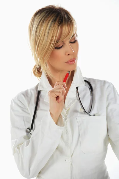 Enfermeira Olhando Para Algo Sua Mão — Fotografia de Stock