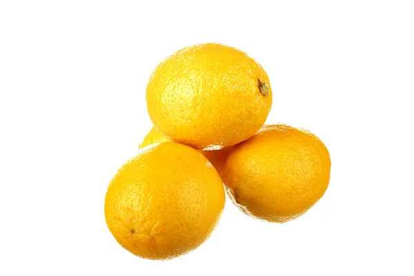 白色背景 与剪切路径上的四个柠檬 — 图库照片