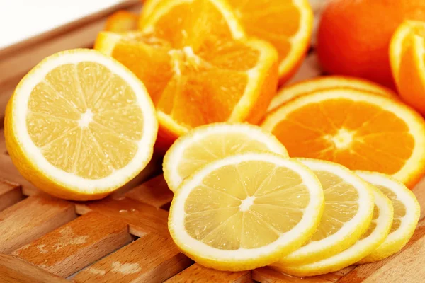 Lemon Slices Wooden Plate Orange Slices Background — Stock Photo, Image