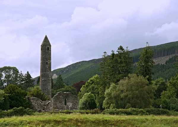 Round tower at Glendalough — Stock Photo, Image