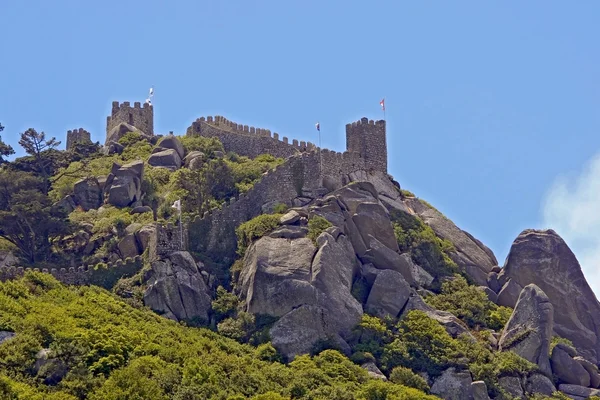 古いのムーア様式の城は、シントラ、ポルトガル — ストック写真
