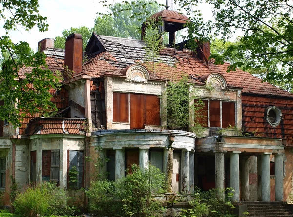 Villa abbandonata — Foto Stock