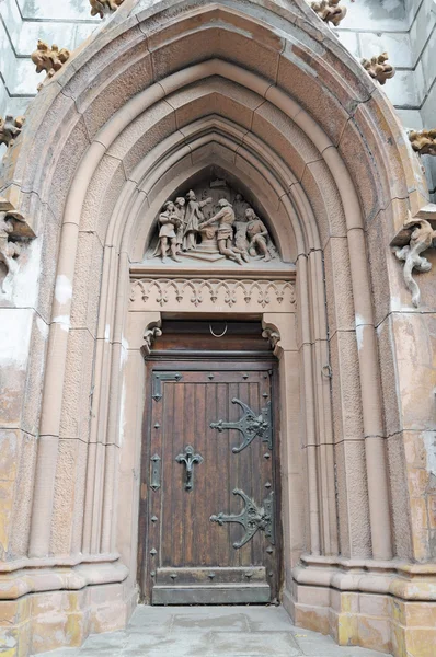 Антикварная дверь — стоковое фото