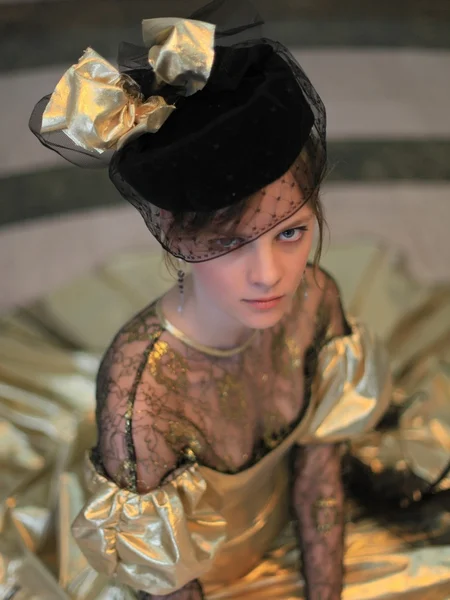 Красивая женщина в шляпке с вуалью — Stock Photo, Image