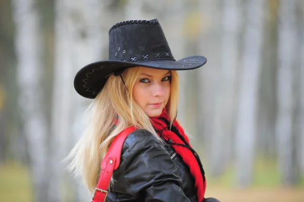 Flicka i cowboyhatt — Stockfoto