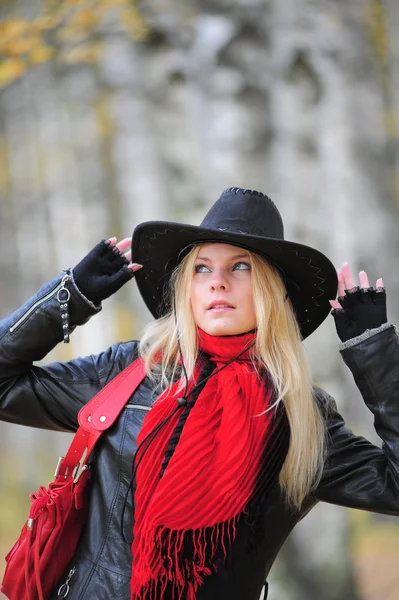 Dziewczyna w kowbojski kapelusz — Zdjęcie stockowe