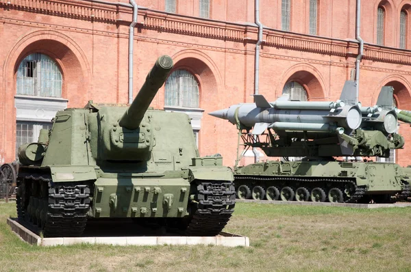 サンクトペテルブルグ、ロシアのミサイル発射機博物館 — ストック写真