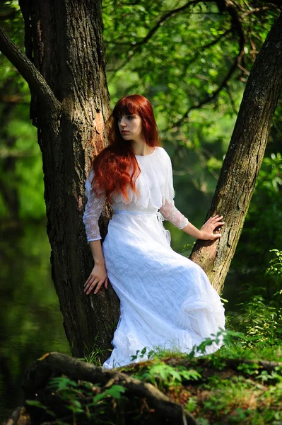 Girl in white dress — Stock Photo, Image