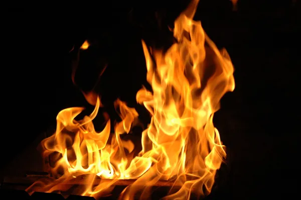 Eld flammar — Stockfoto