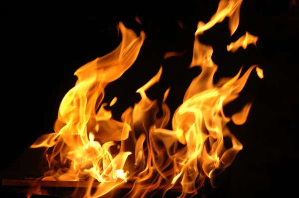 燃える火します。 — ストック写真