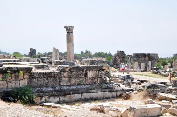 The ancient Greek and Roman city of Hierapolis — Stock Photo, Image