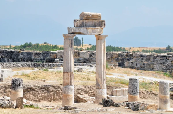De oude Griekse en Romeinse stad van Hiërapolis — Stockfoto