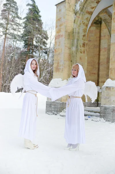Två vita änglar — Stockfoto