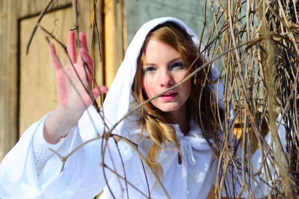 Beyaz Kıyafetleri Kanatlı Melek Kız — Stok fotoğraf