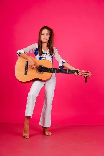 La ragazza con la chitarra — Foto Stock