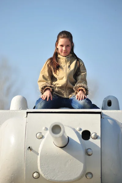 白のタンクの少女 — ストック写真