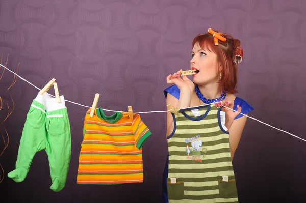 Girl Hanged Childrens Clothes Out Dry — Stock Photo, Image