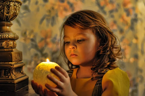 Young Beautiful Girl Portrait Glow Candlelight — Stock Photo, Image