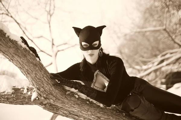 Piękna Młoda Kobieta Sobie Catsuit Maski — Zdjęcie stockowe