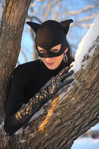 Catsuit Maske Giymiş Güzel Genç Kadın — Stok fotoğraf