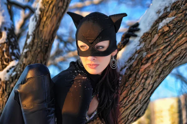 Bela Jovem Mulher Vestindo Catsuit Máscara — Fotografia de Stock