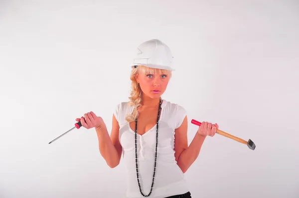 Giovane donna d'affari bionda, casco martello — Foto Stock