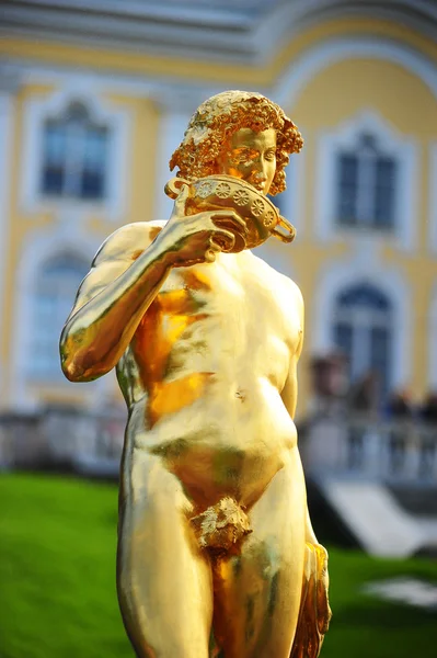 Estatua de oro —  Fotos de Stock