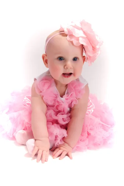 Bebé niña usando pettiskirt tutú y perlas arrastrándose —  Fotos de Stock