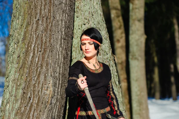 Chica en un vestido medieval —  Fotos de Stock