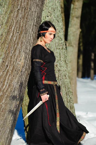 Gadis dalam gaun abad pertengahan — Stok Foto