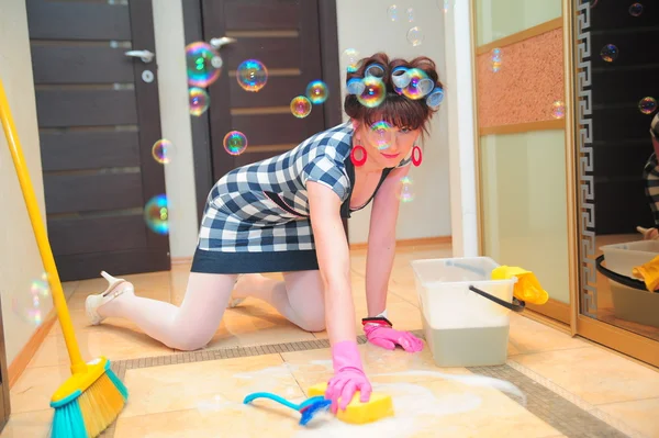 Housewife washing floors — Stock Photo, Image