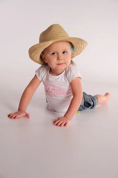 麦わら帽子の少女 — ストック写真