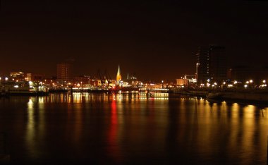 Gece Kiel/Almanya'nın manzarası