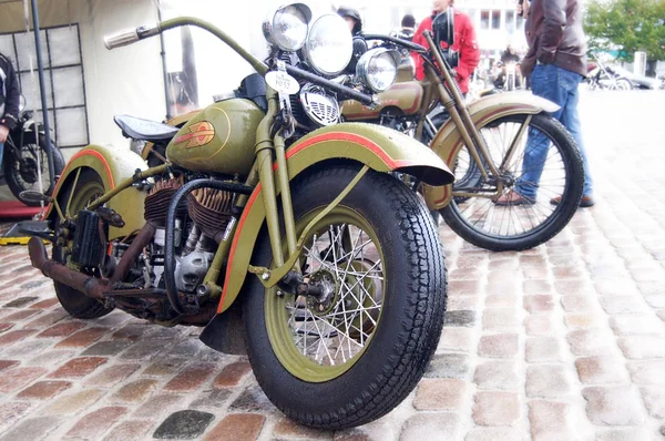 Harley-davidson verde oldtimer — Foto de Stock