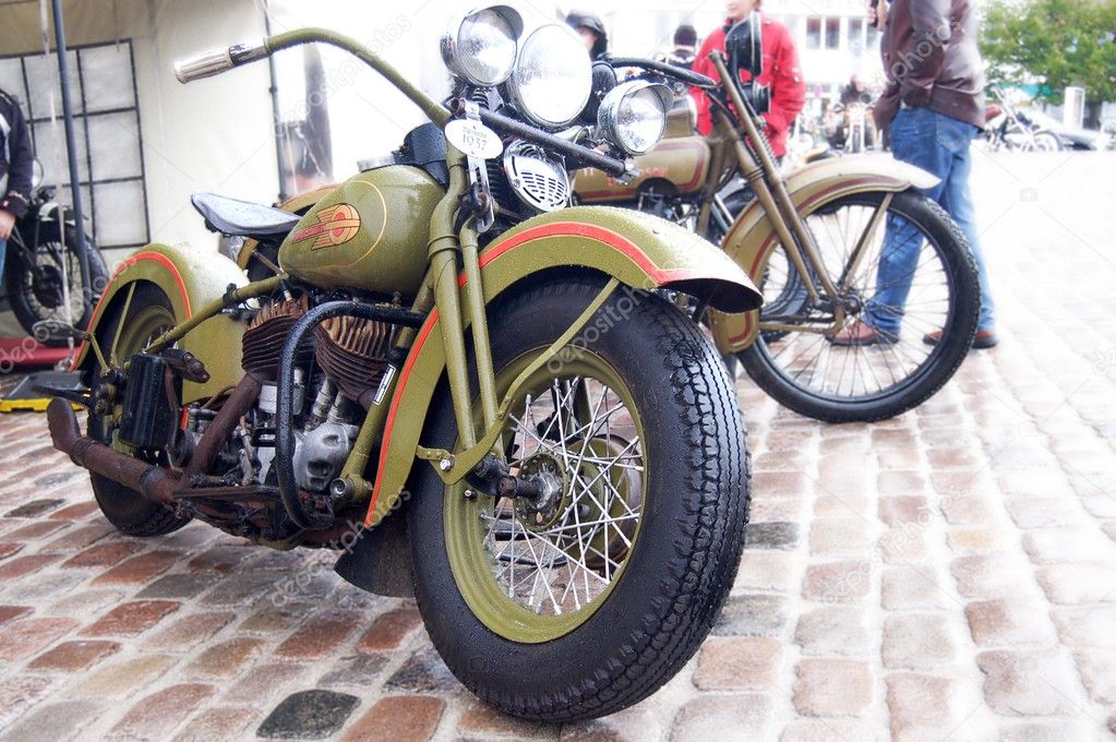 Green Harley-Davidson Oldtimer