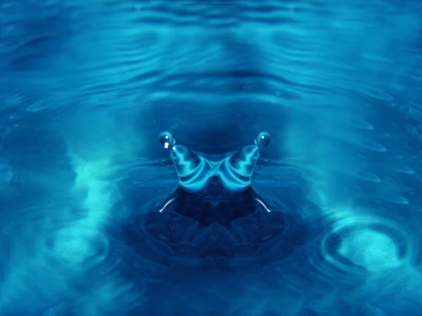Close-up shot van opspattend water — Stockfoto