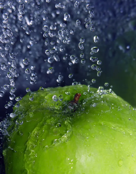 Erfrischender Apfel — Stockfoto