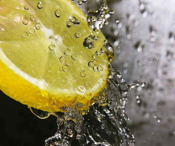 Refreshing lemon — Stock Photo, Image