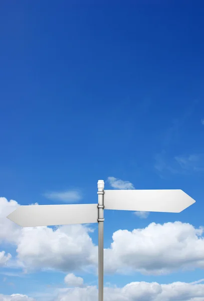 Signpost in blue sky — Stock Photo, Image