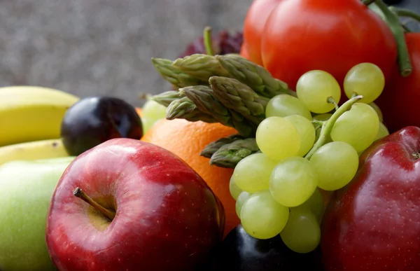 Gyümölcs- és zöldségfélék — Stock Fotó