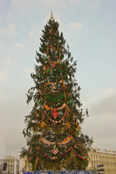 Home Christmas tree in St. Petersburg.