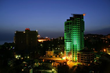 gece şehir manzaralı