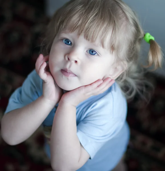 Kleines Mädchen — Stockfoto